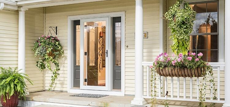 screen door installation in Mammoth Lakes